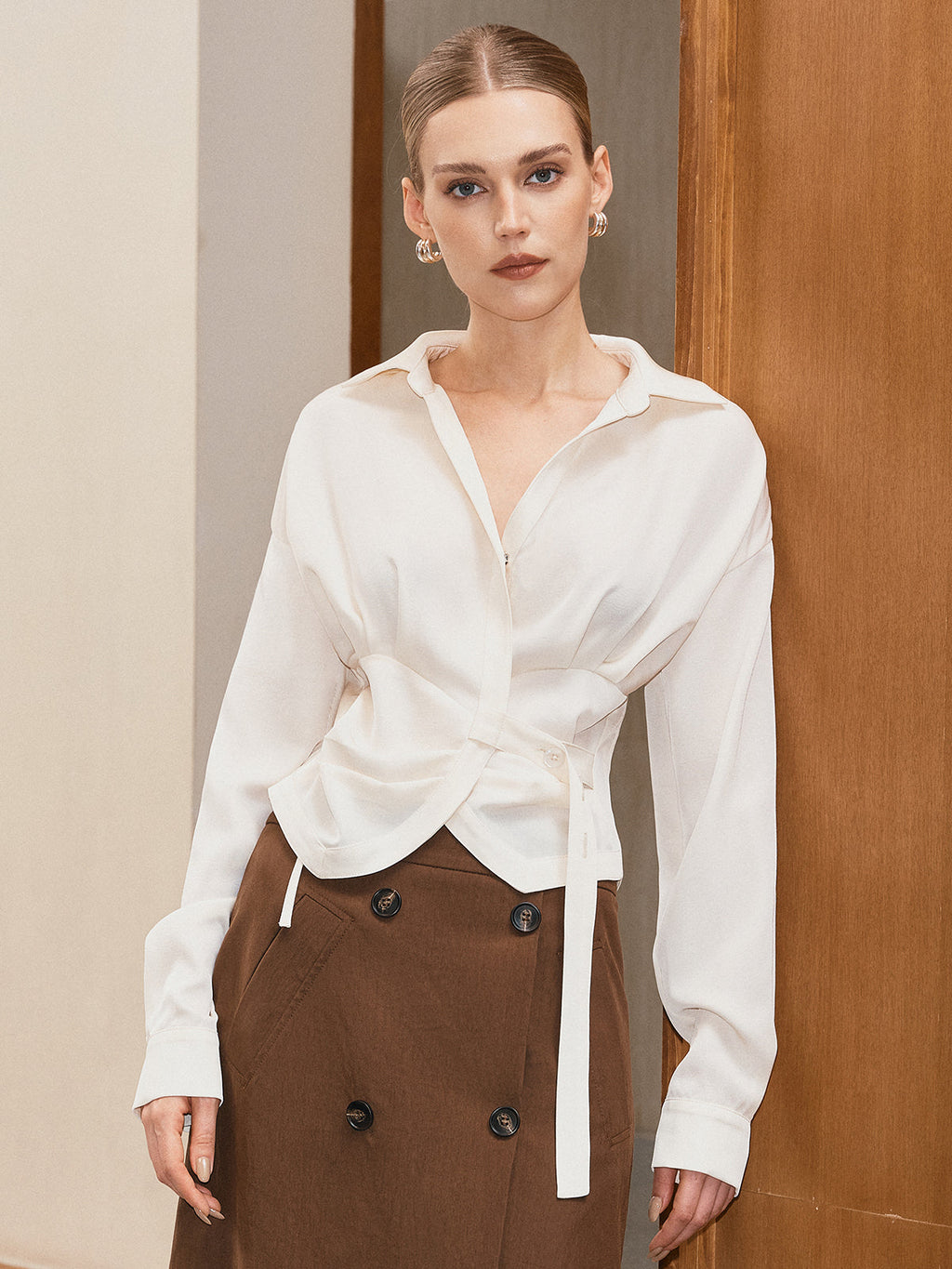 Langarm-Wickelbluse mit Bindegürtel