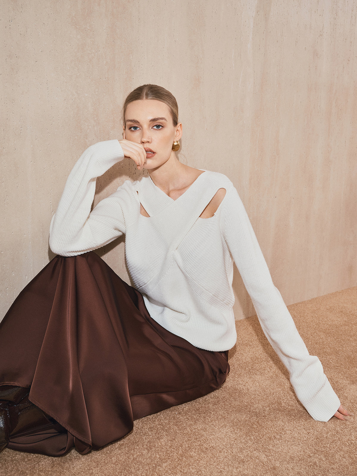 Pull en maille ajourée à col croisé 