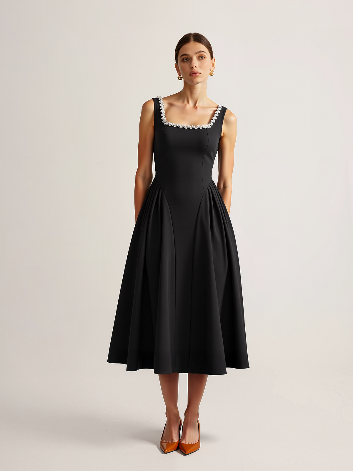 Robe évasée sans manches à col carré et liseré losange