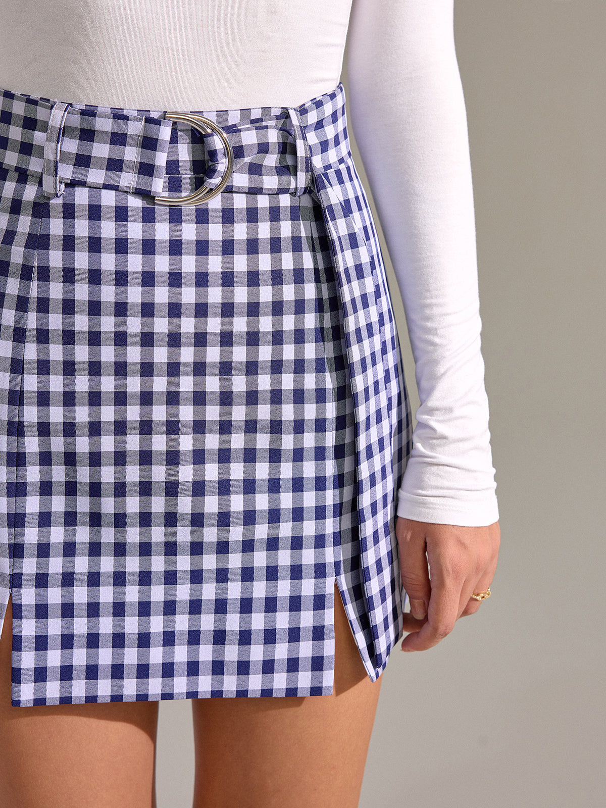 Vintage-Minirock mit Gürtel und Vichy-Karomuster, Schlitz