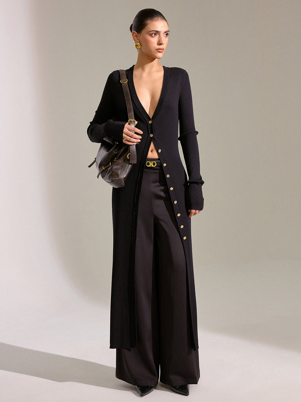 Robe longue en maille avec cardigan et boutons métalliques