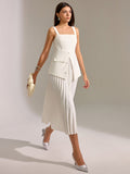 Robe longue plissée à col carré et à empiècements