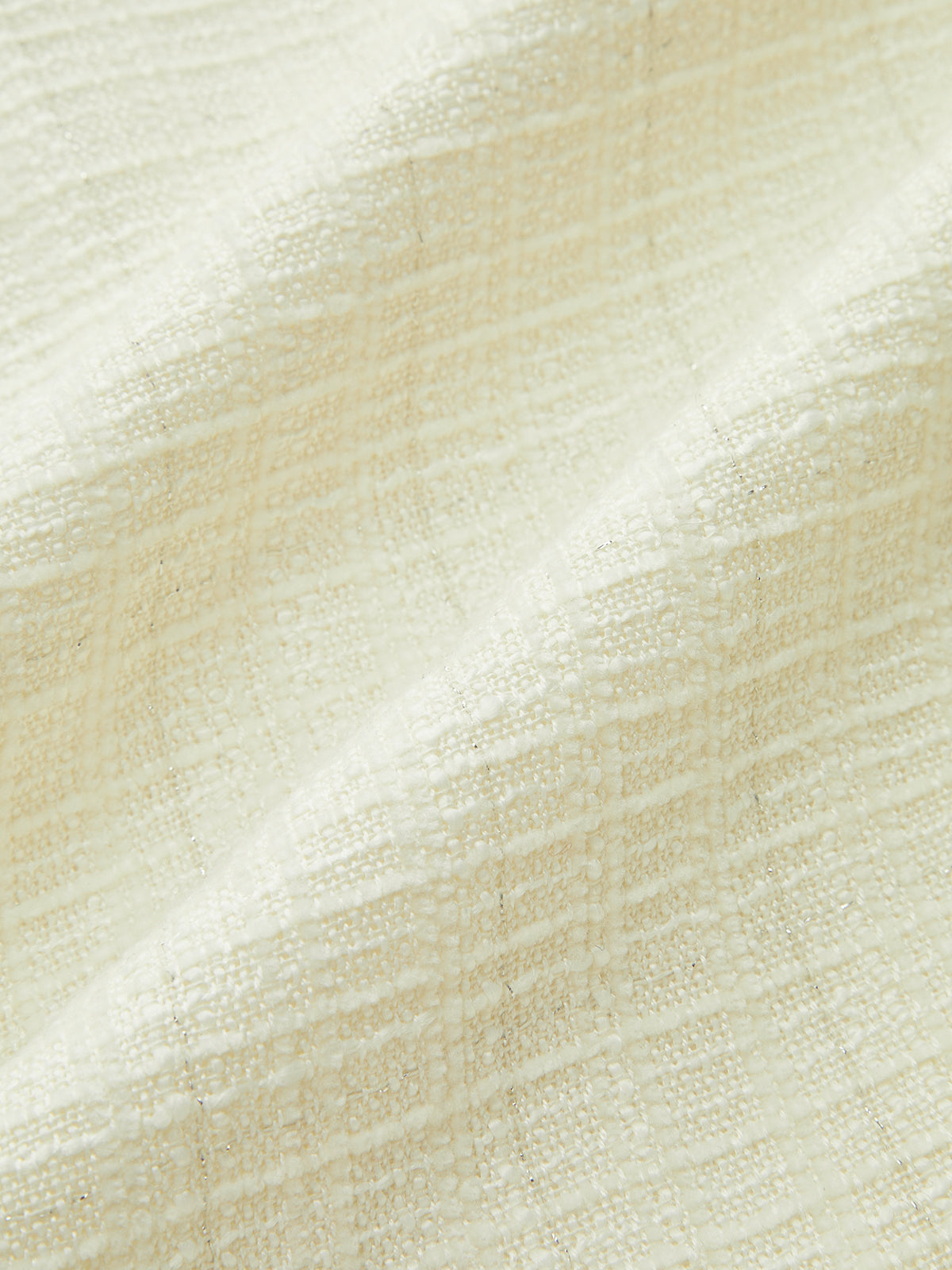 Robe mini en tweed à ceinture et détails métalliques 