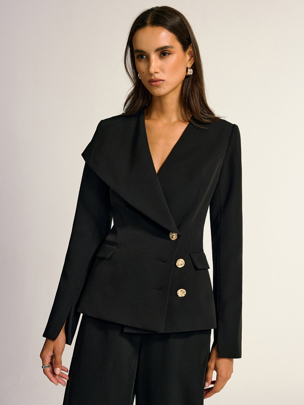 Blazer mit Schalkragen und Metallknöpfen