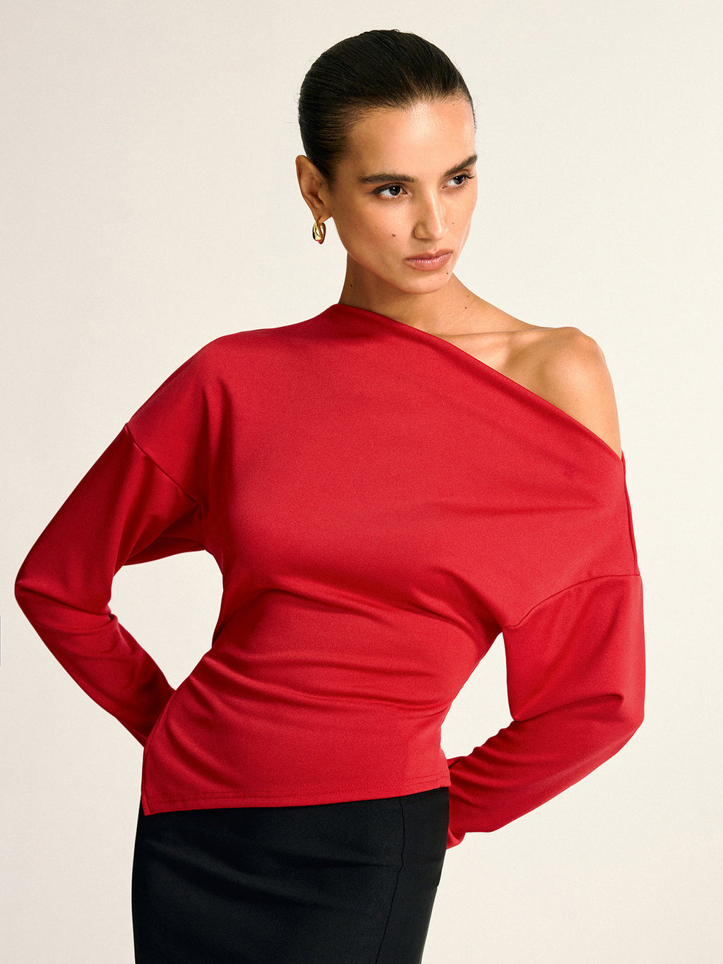 Asymmetrische Off-Shoulder Bluse mit Langarm und Schlitz