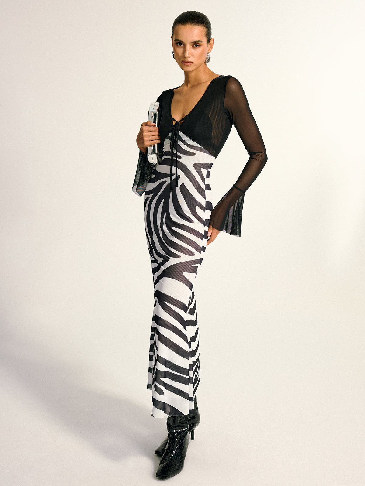 Maxikleid aus Zebramuster-Netzstoff