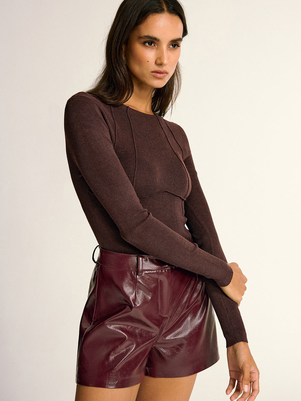 Haut en maille de laine mélangée semi-transparente coupe ajustée