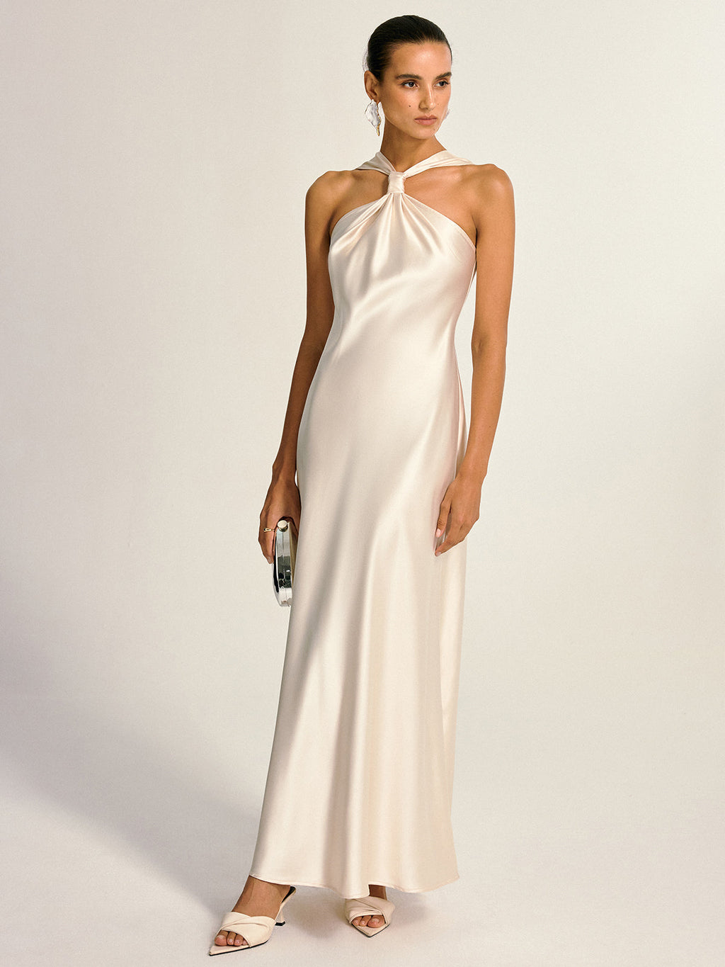 Satin Maxikleid mit Neckholder und Rückenschlitz