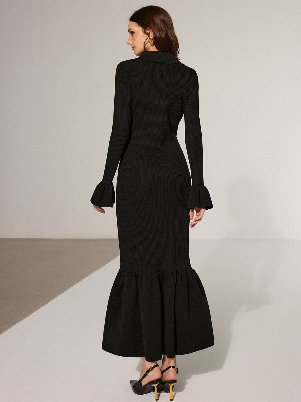 Maxikleid mit Meerjungfrauen-Saum und Kragen aus Strick