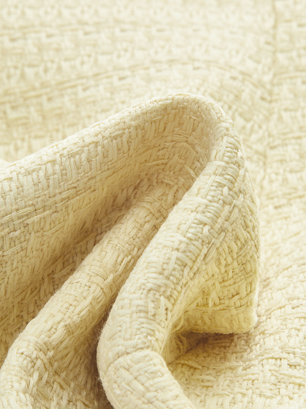 Robe courte boutonnée à encolure carrée en tweed 