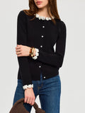 Cardigan mit 3D-Blumenbesatz und Perlenknöpfen