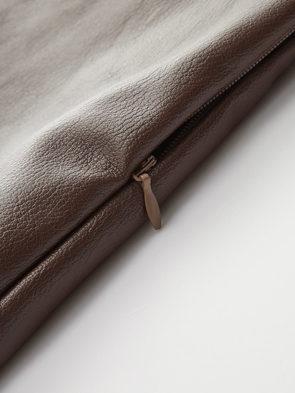 Minirock aus PU-Leder mit Metalldetails 