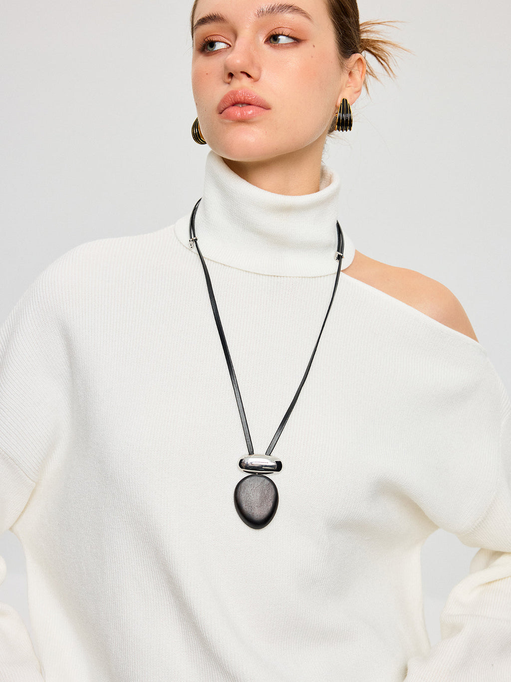 Black Ebony and Silver Metal PU Leather Necklace