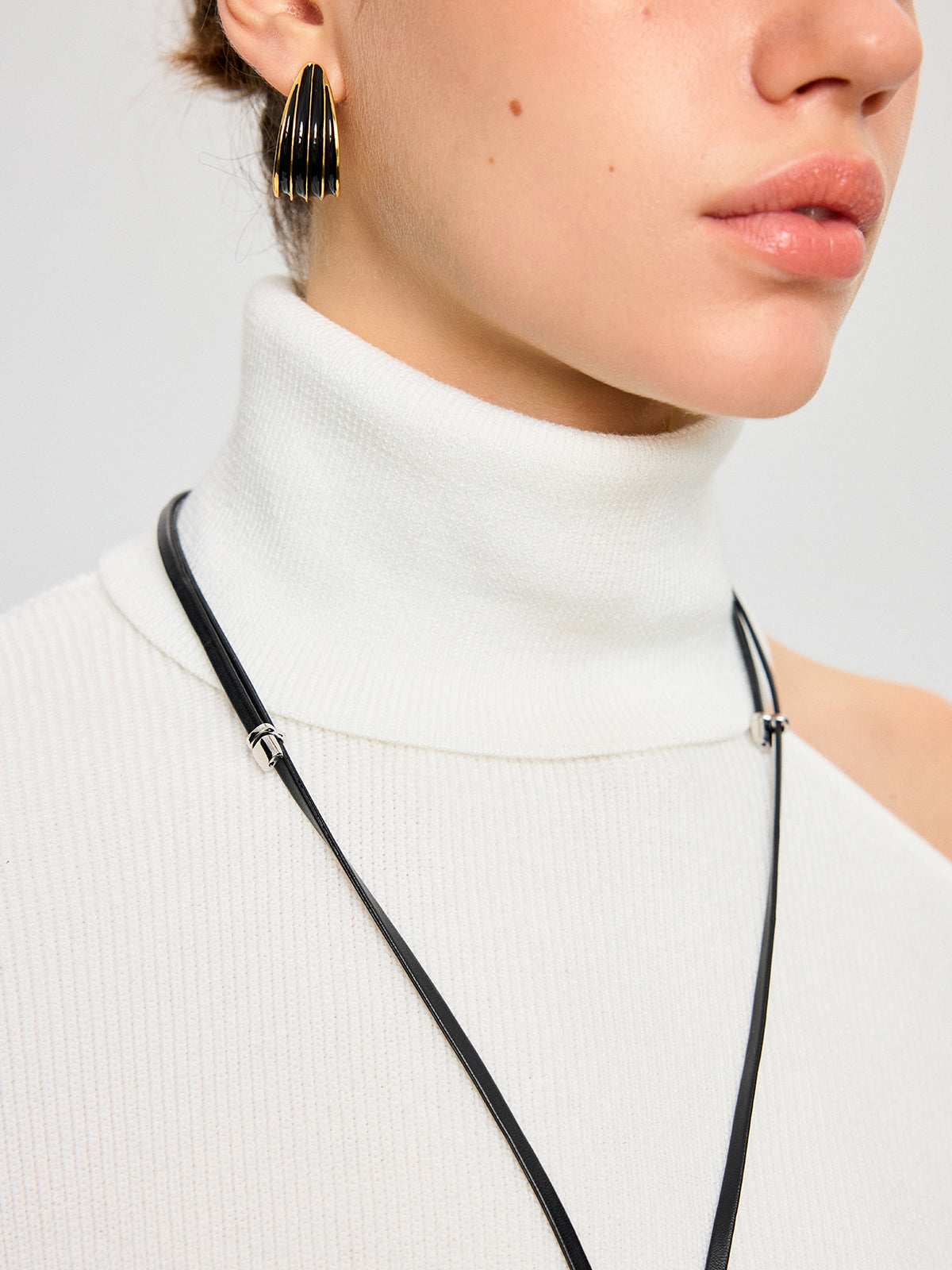 Black Ebony and Silver Metal PU Leather Necklace