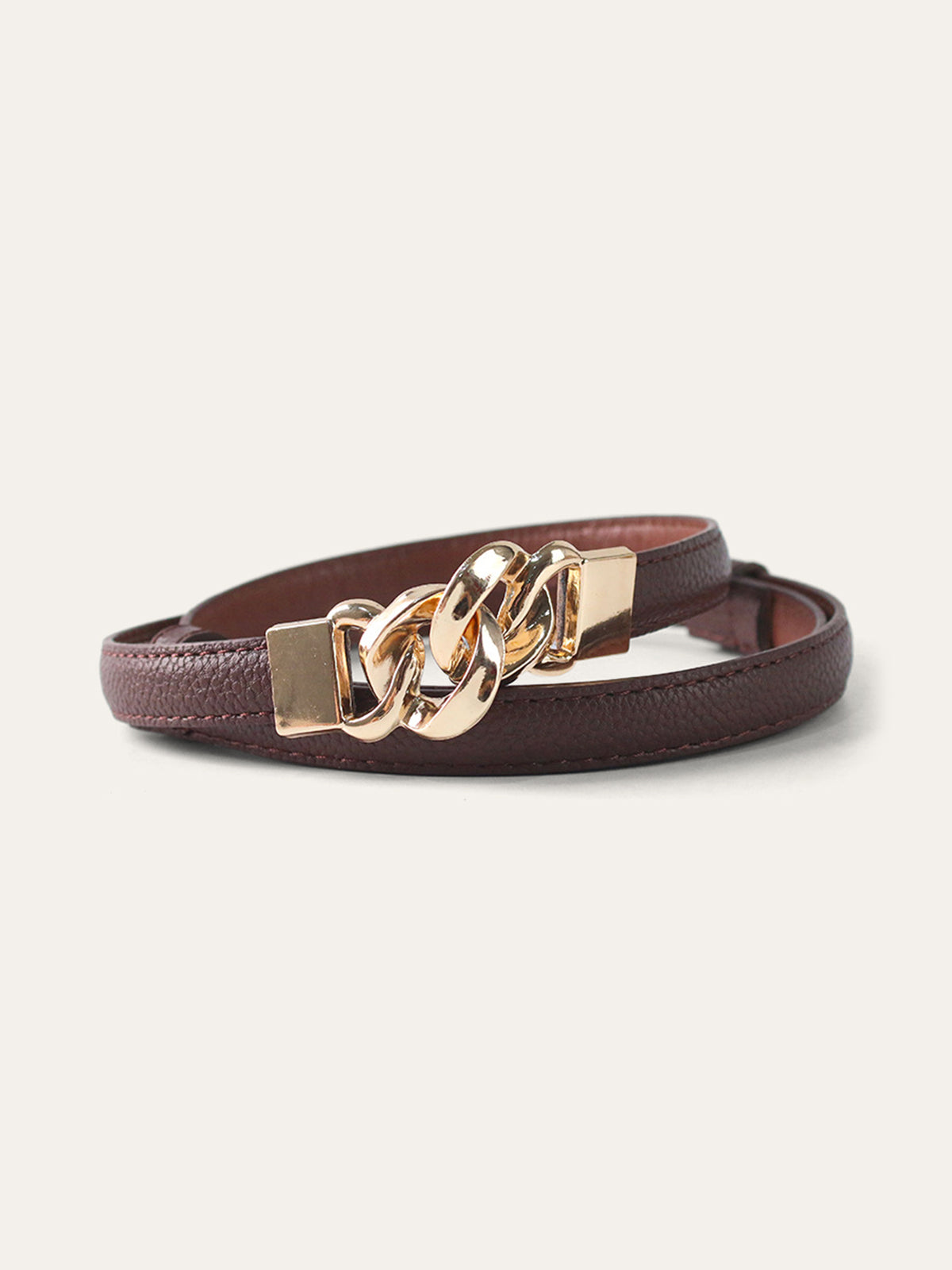 Ceinture fine en cuir PU avec boucle torsadée 
