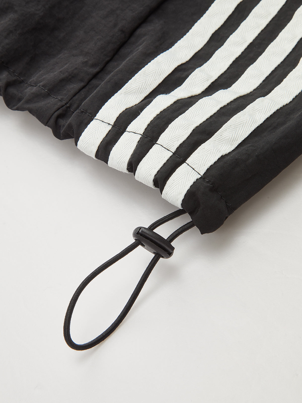 Jeans-Midirock mit Streifen und Kordelzug 