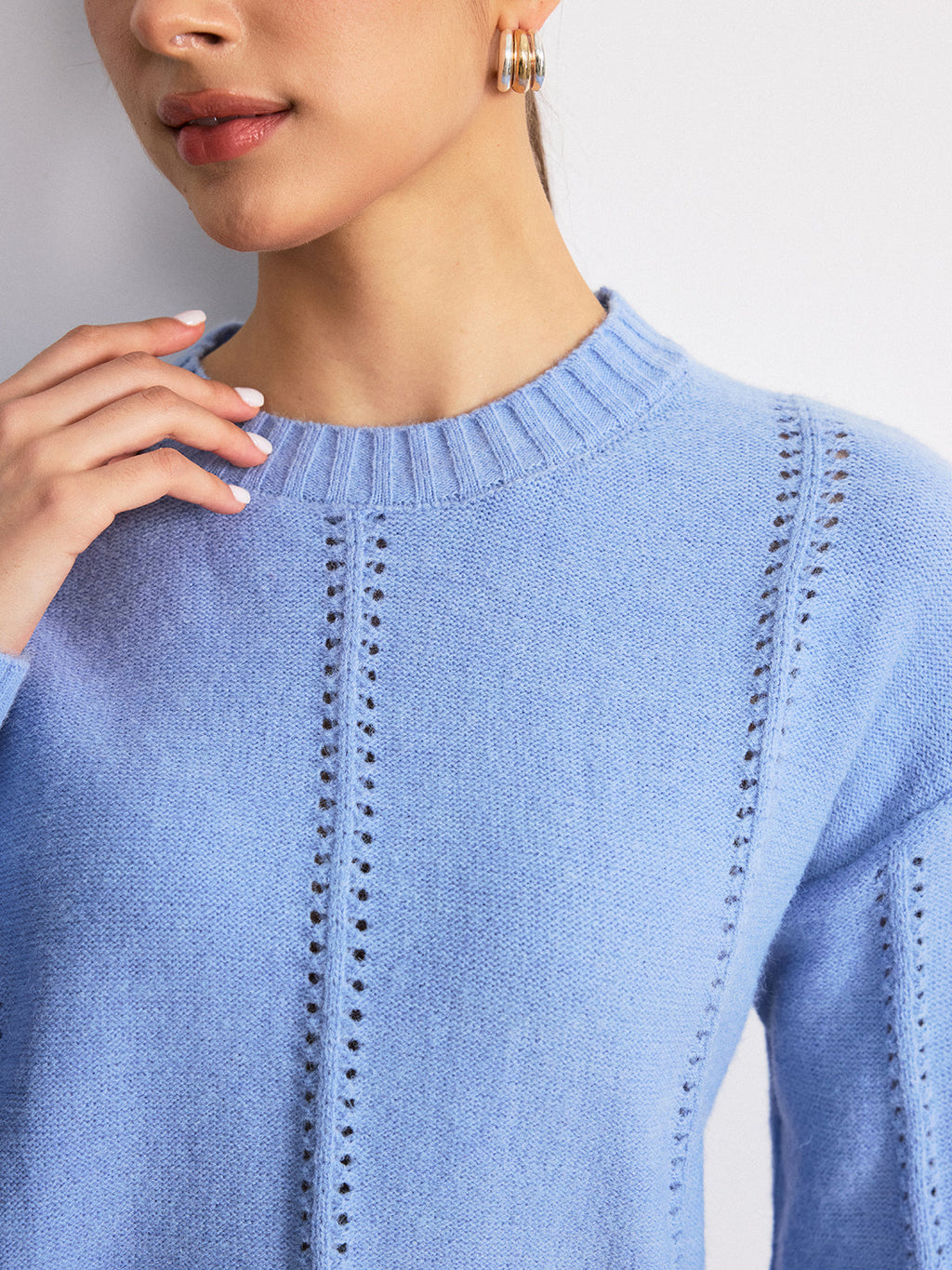 Pullover mit Ösendetail und Rundhalsausschnitt