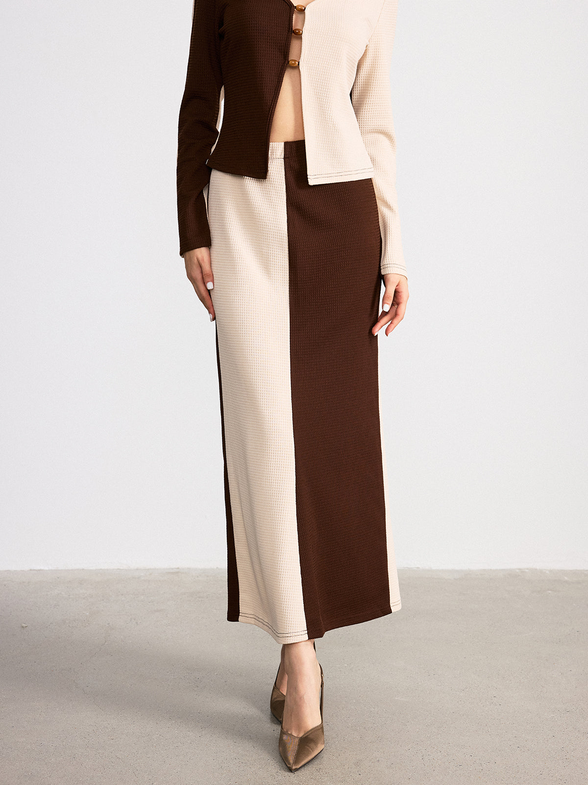 Ensemble haut et jupe en maille gaufrée bicolore 