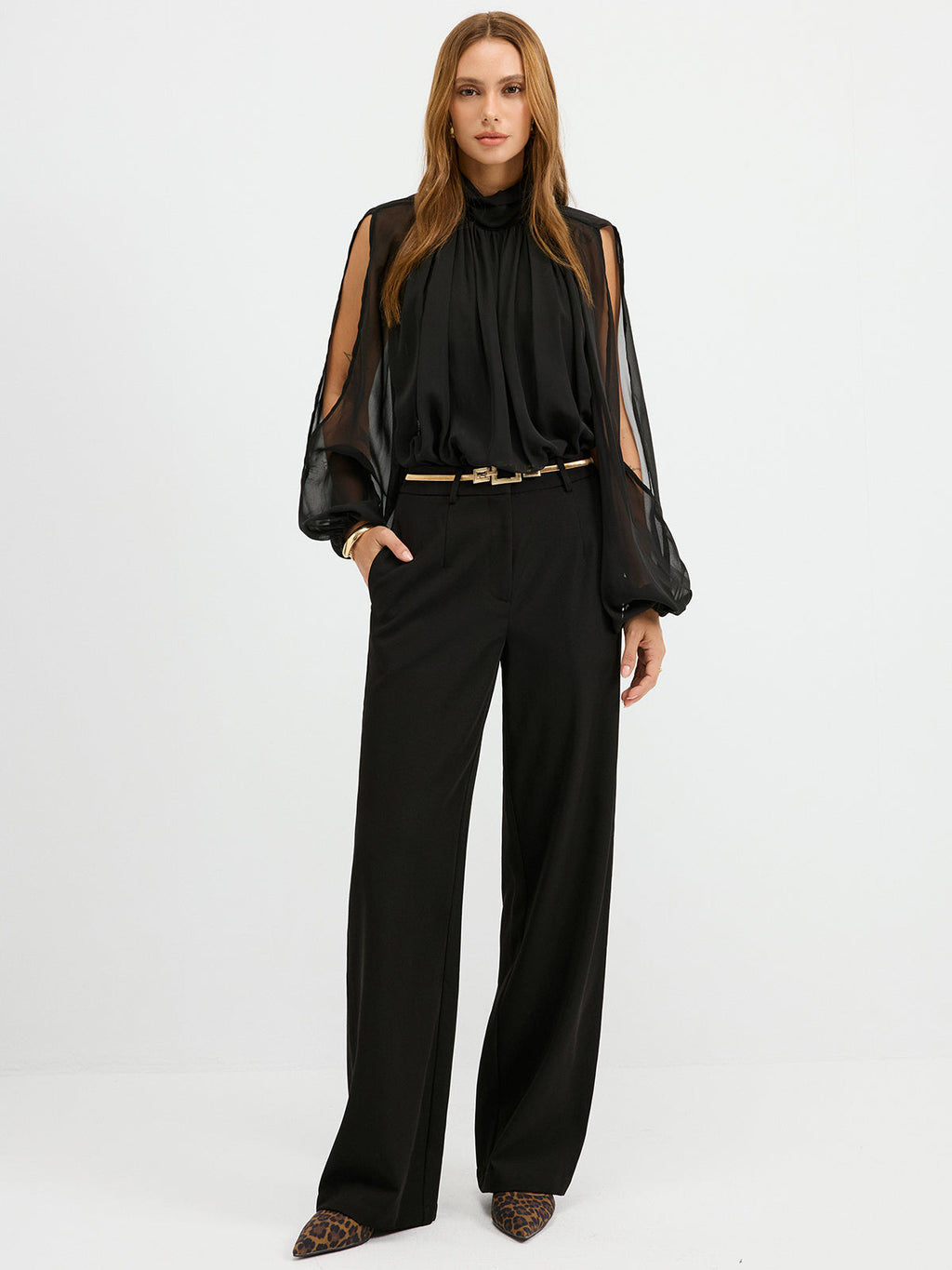 Bluse aus reinem Chiffon mit Stehkragen und rückenfreiem Design