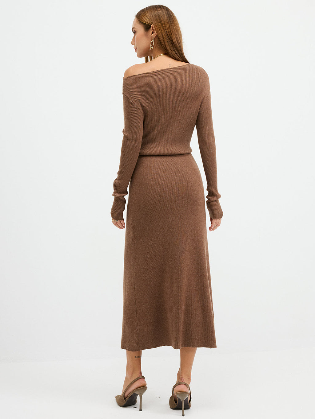 Maxikleid aus gerippter Wollmischung mit Carmenausschnitt