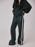 Gestreifte High-Waist Kunstlederhose mit Kordelzug