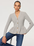 Strickbluse mit V-Ausschnitt, Schößchen und Metallknöpfen