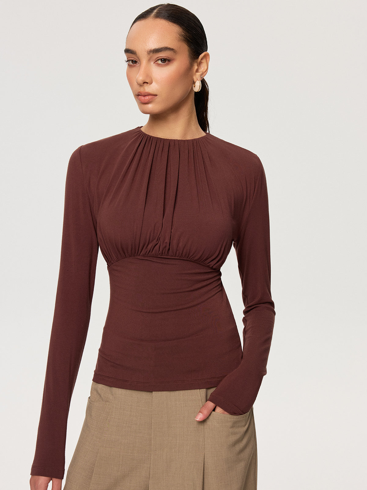 Geraffte Langarm-Strickbluse mit Rundhalsausschnitt