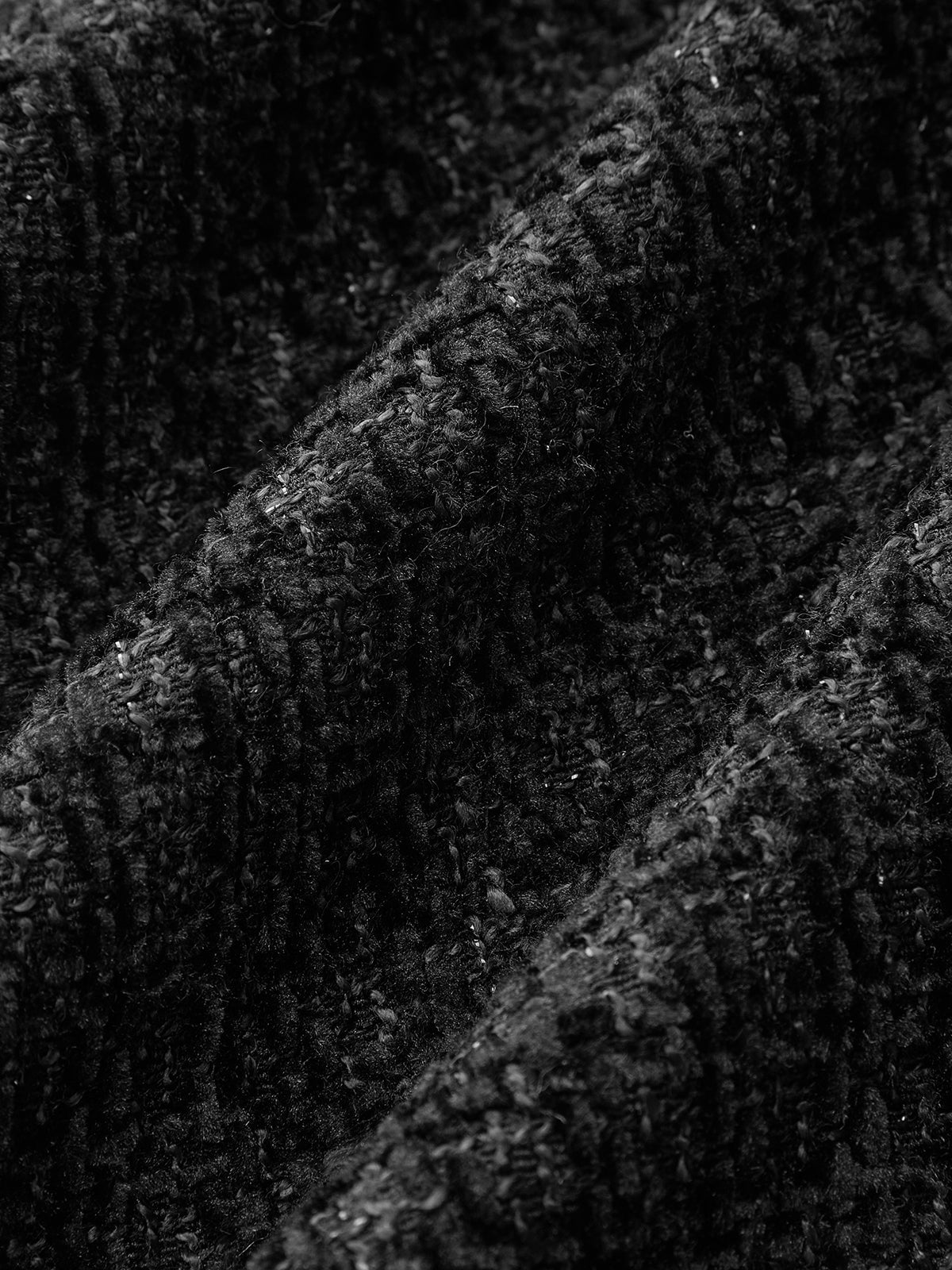 Robe mini sans manches en tweed à boutons métalliques 