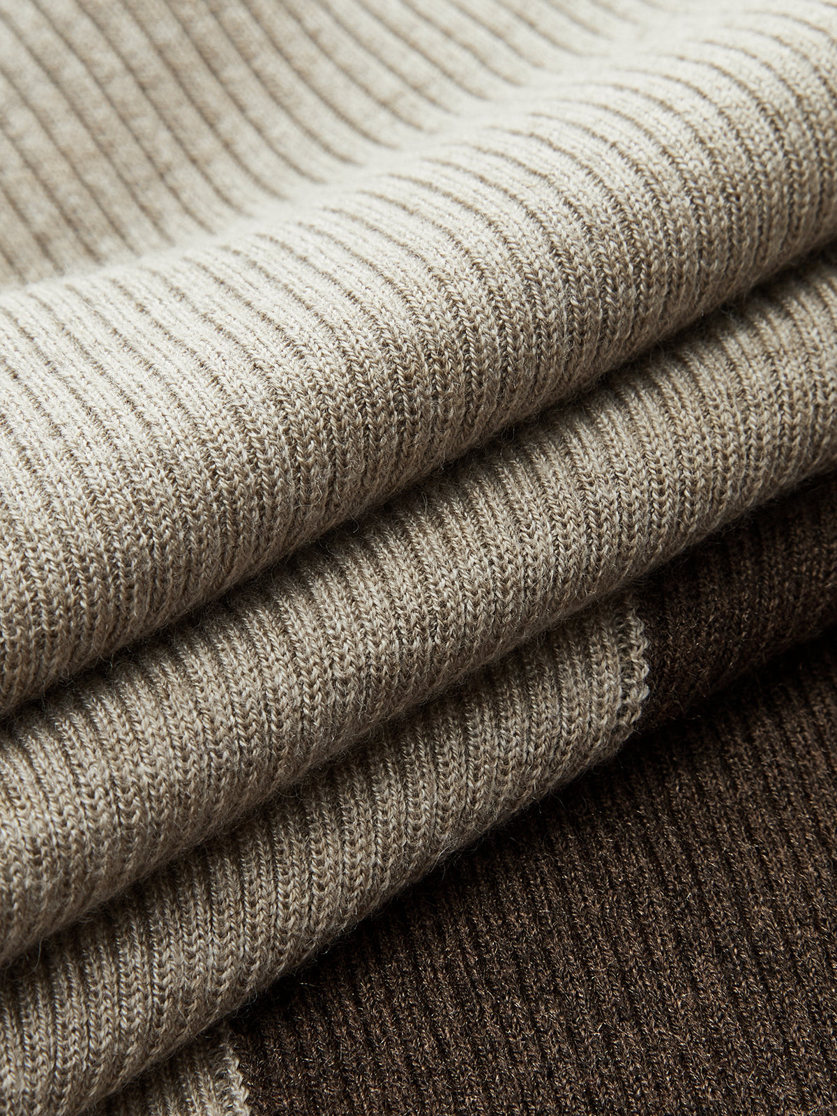 Two-Tone Turtleneck Ribbed Knit Top