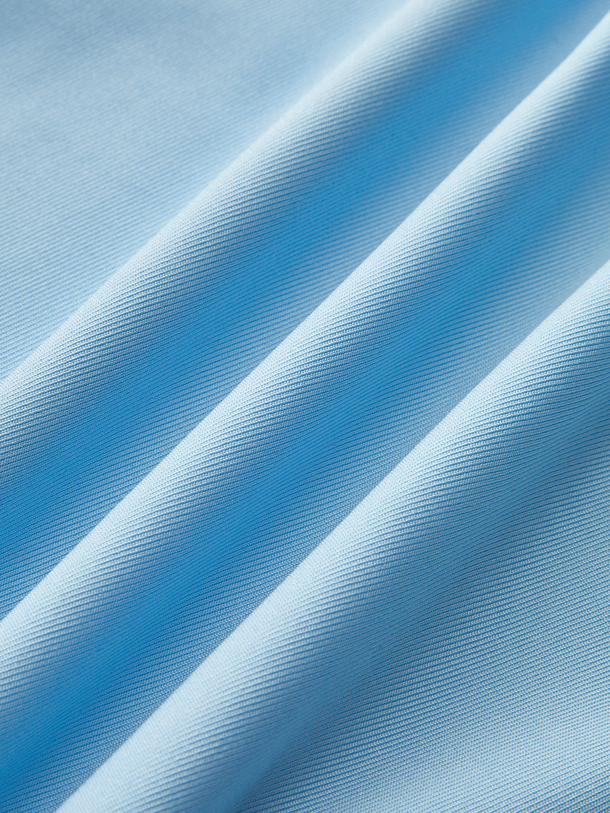 Robe longue drapée à manches longues et anneaux métalliques 