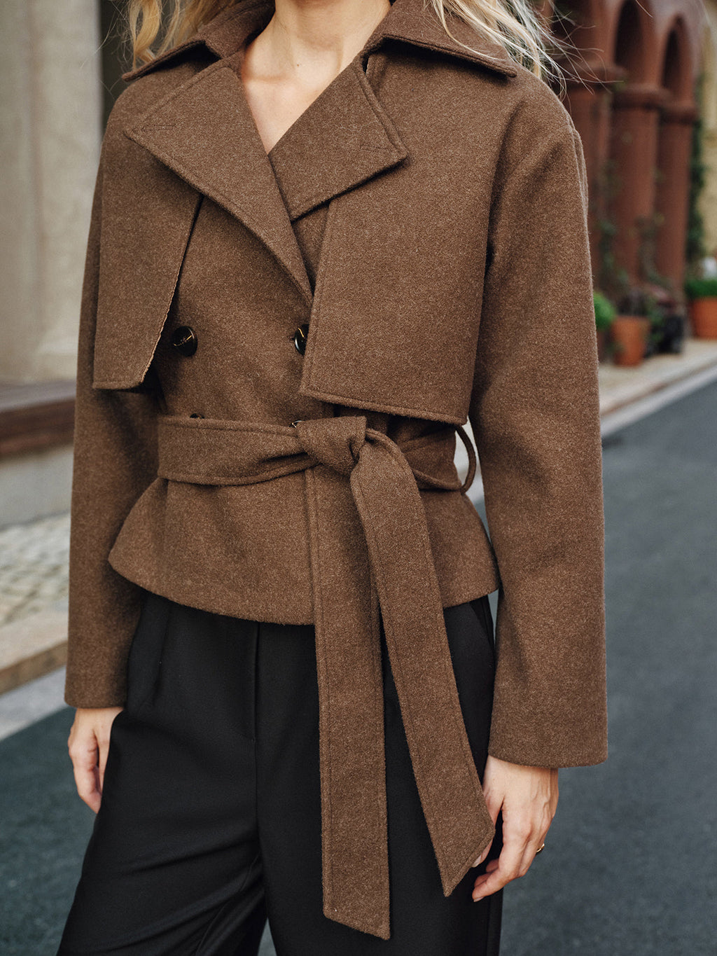 Manteau croisé en tweed à ceinture