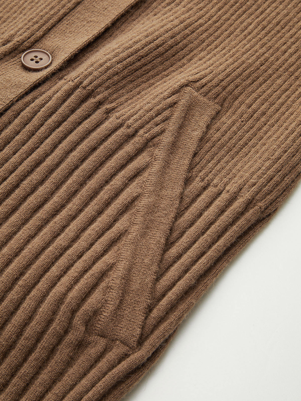 Strickjacke mit Puffärmeln und geripptem V-Ausschnitt 