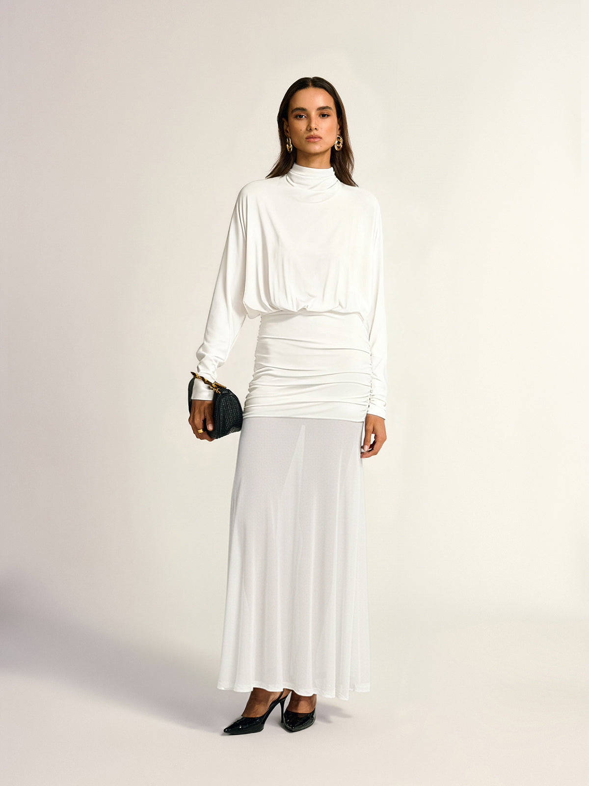 Robe longue à col roulé et manches longues drapée en maille froncée 