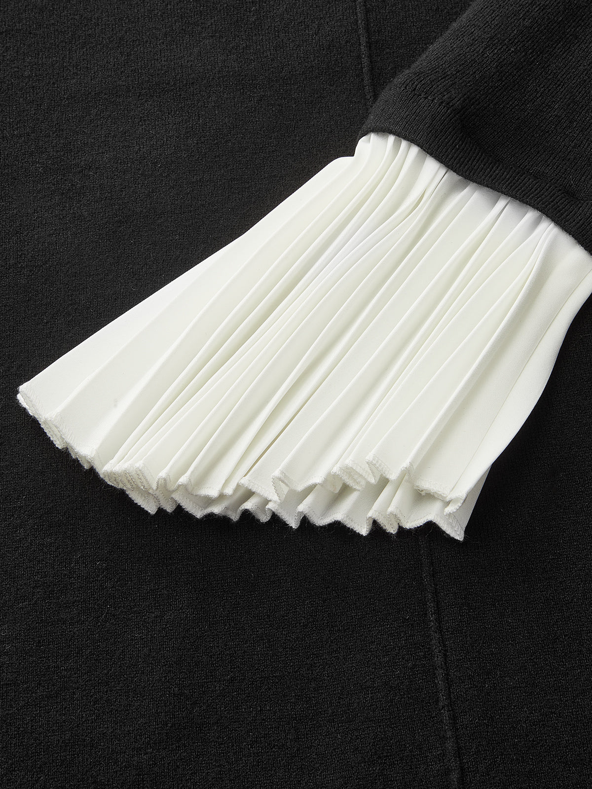 Contrast Pleated Cuff Mock Neck Sweater