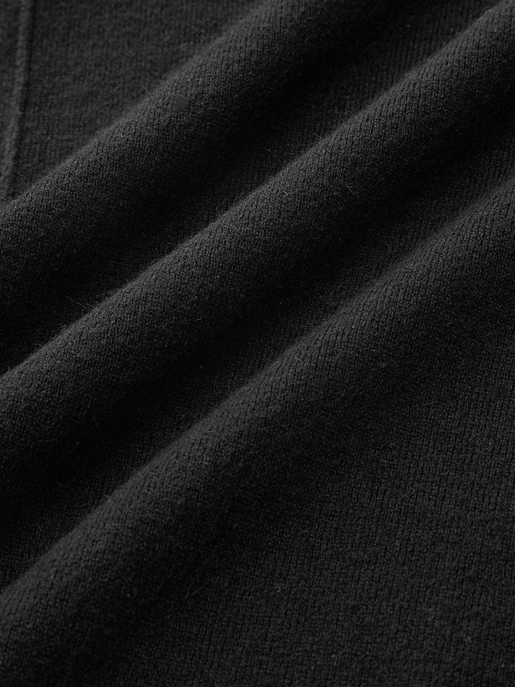 Rollkragenpullover mit Faltenmanschetten und Kontrastdetails