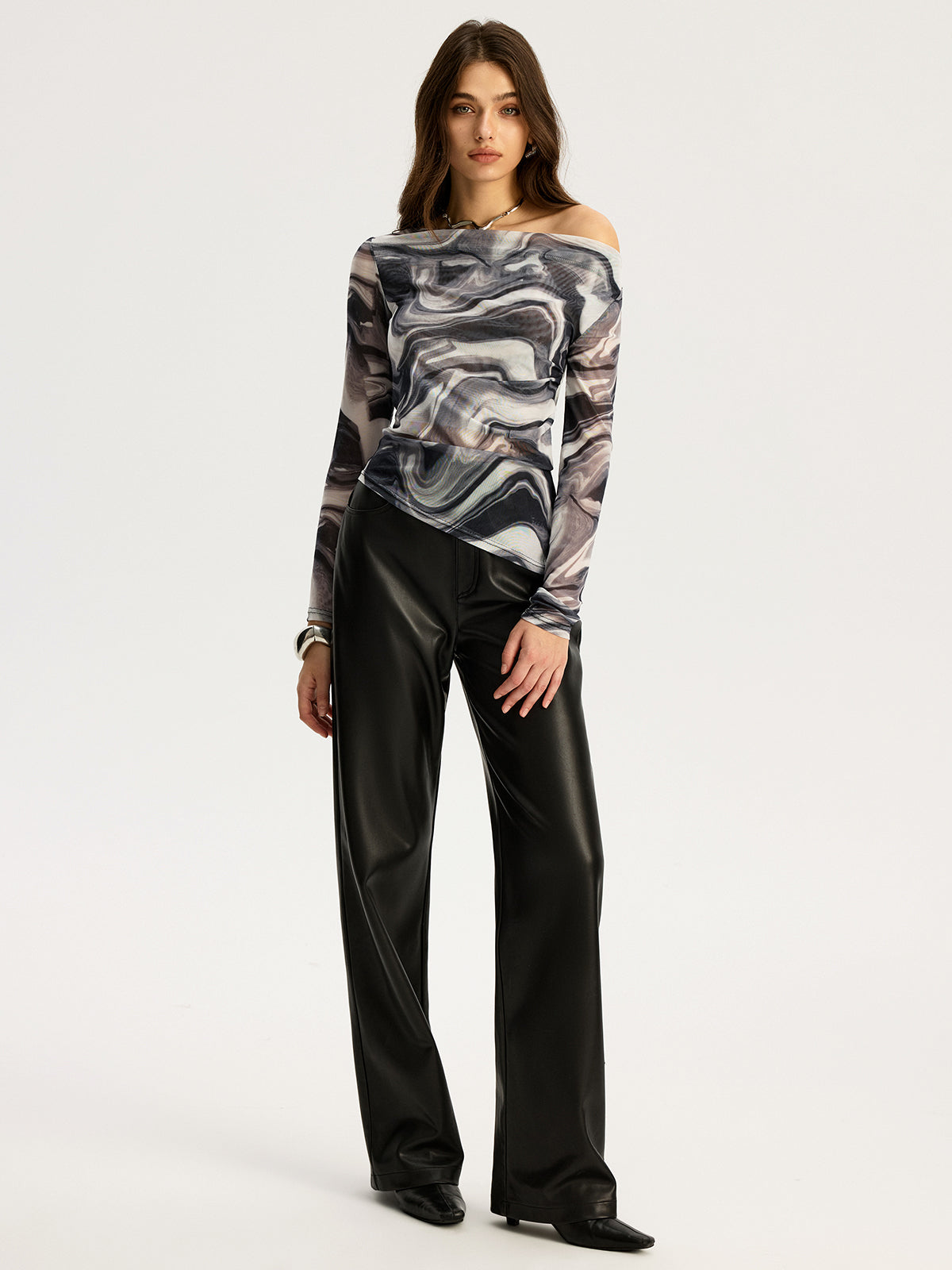 Haut à épaules dénudées en maille orageuse 