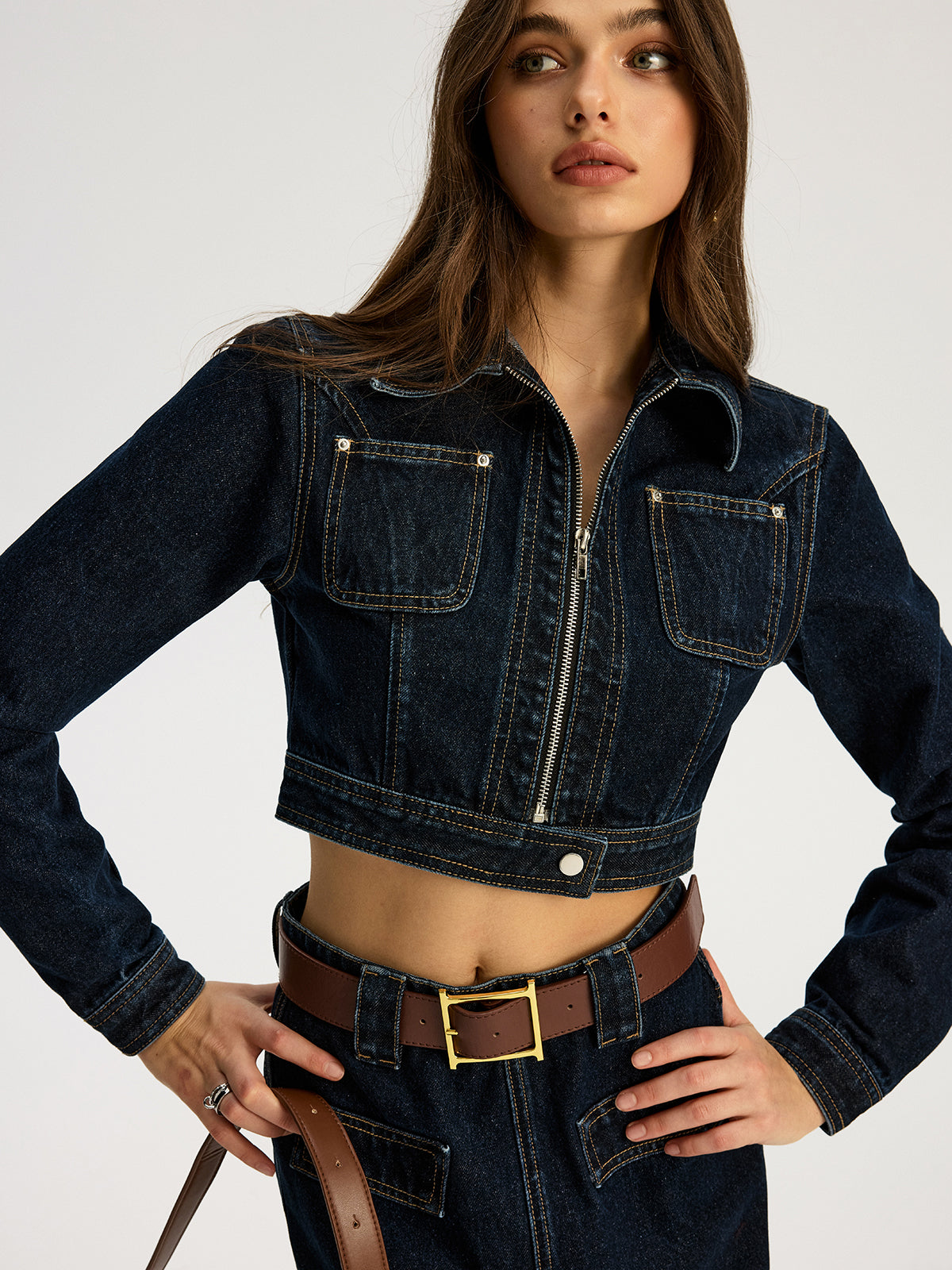 Veste Courte en Jean Zippée sur le Devant