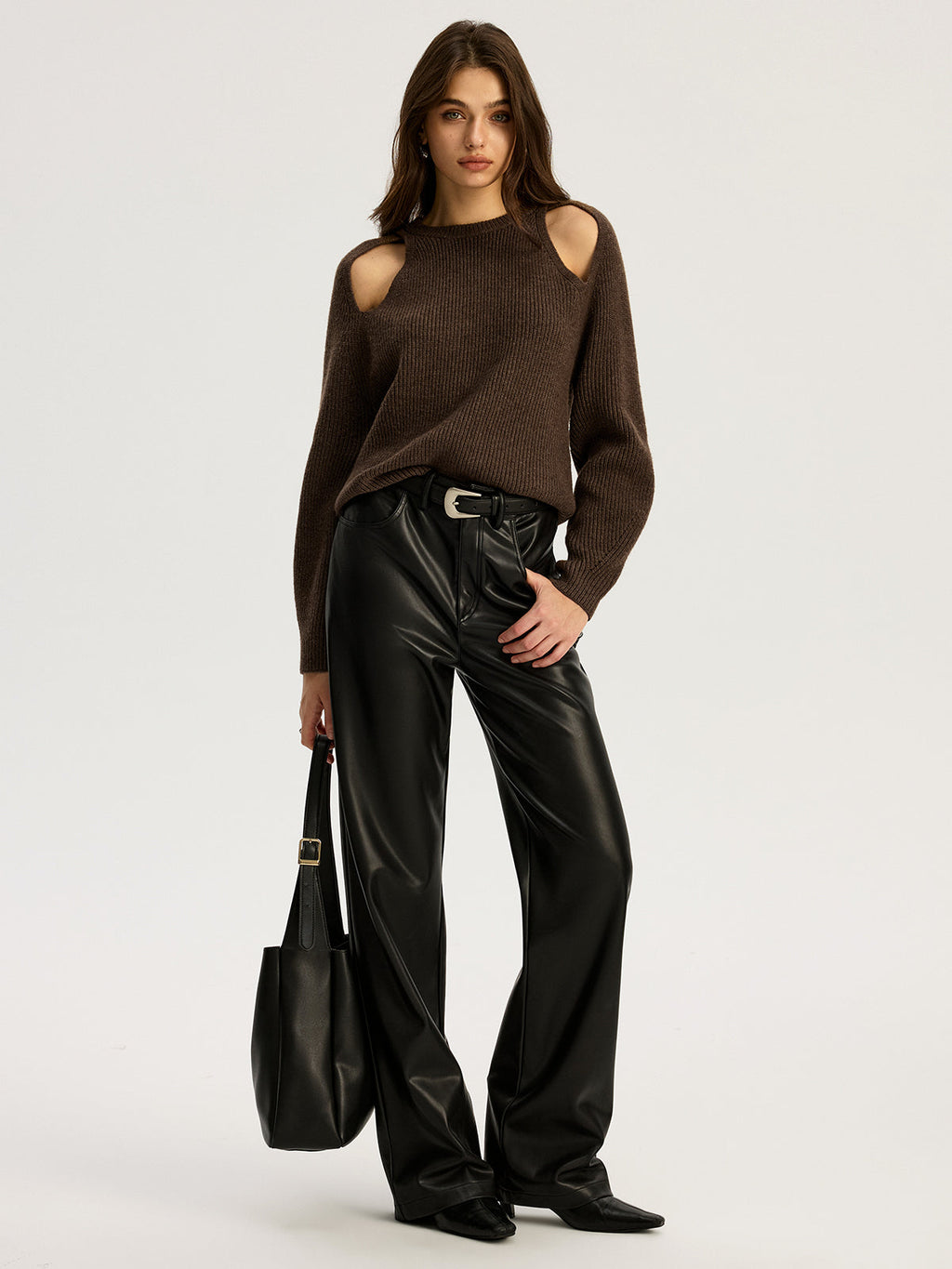 Pull en maille côtelée découpé