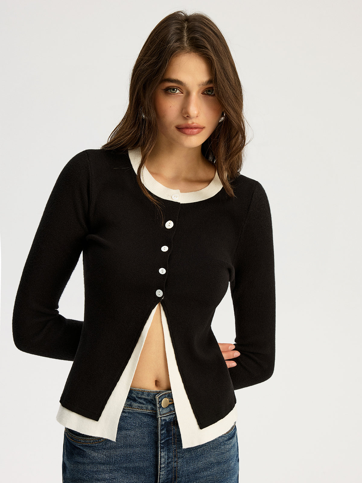 2-in-1 Stricktop mit Kontrastbesatz und Schlitz
