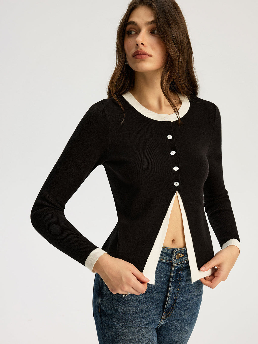 2-in-1 Stricktop mit Kontrastbesatz und Schlitz
