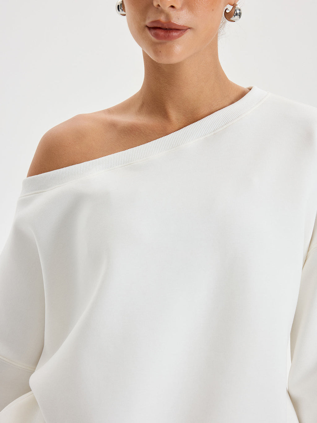 Off-Shoulder Oversized-Sweatshirt