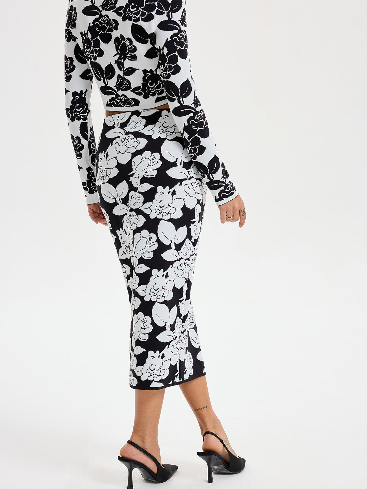 Floral Pattern Knit Midi Skirt