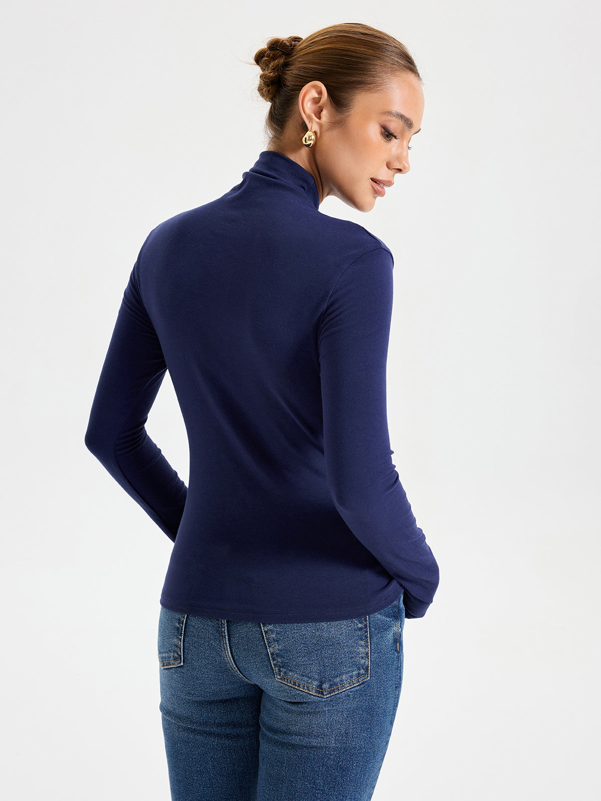 T-shirt manches longues slim en tissu doux avec pin en métal