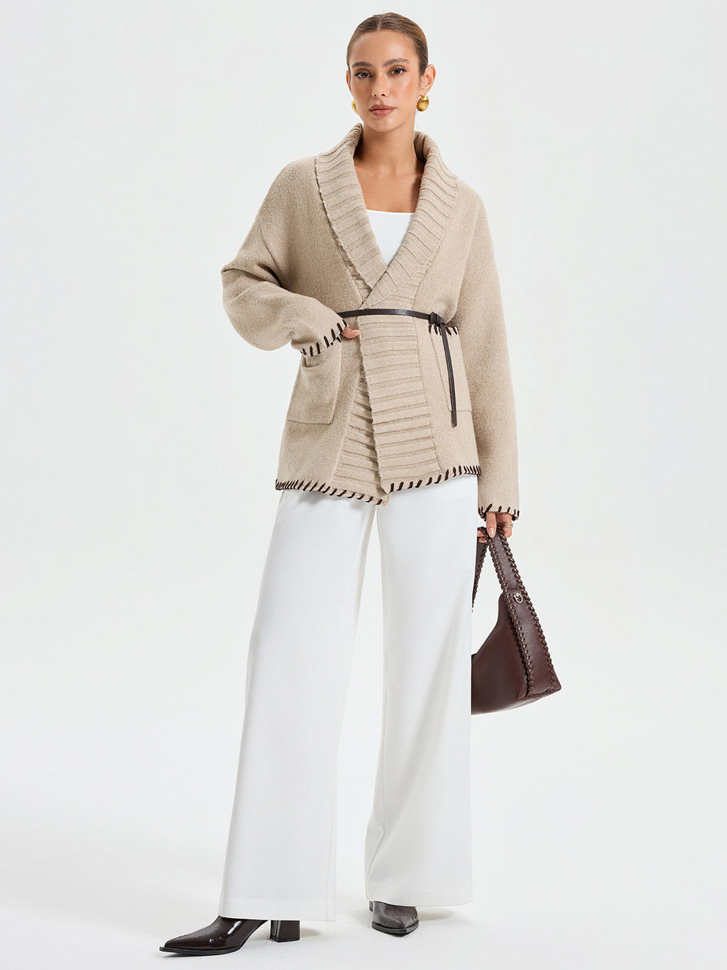 Veston en maille à col châle à coutures contrastantes avec ceinture