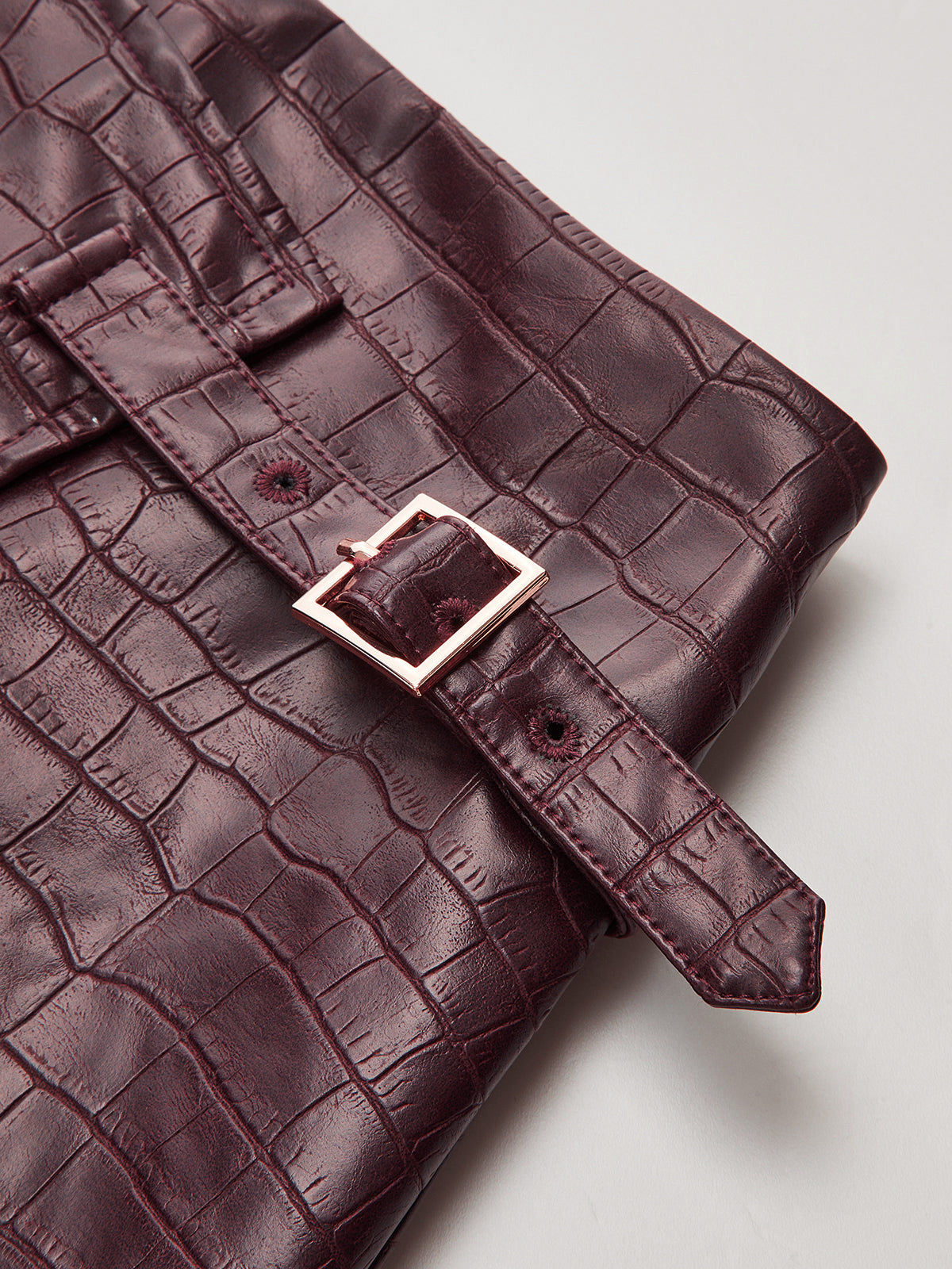 Minirock aus PU-Leder mit Krokodilprägung 