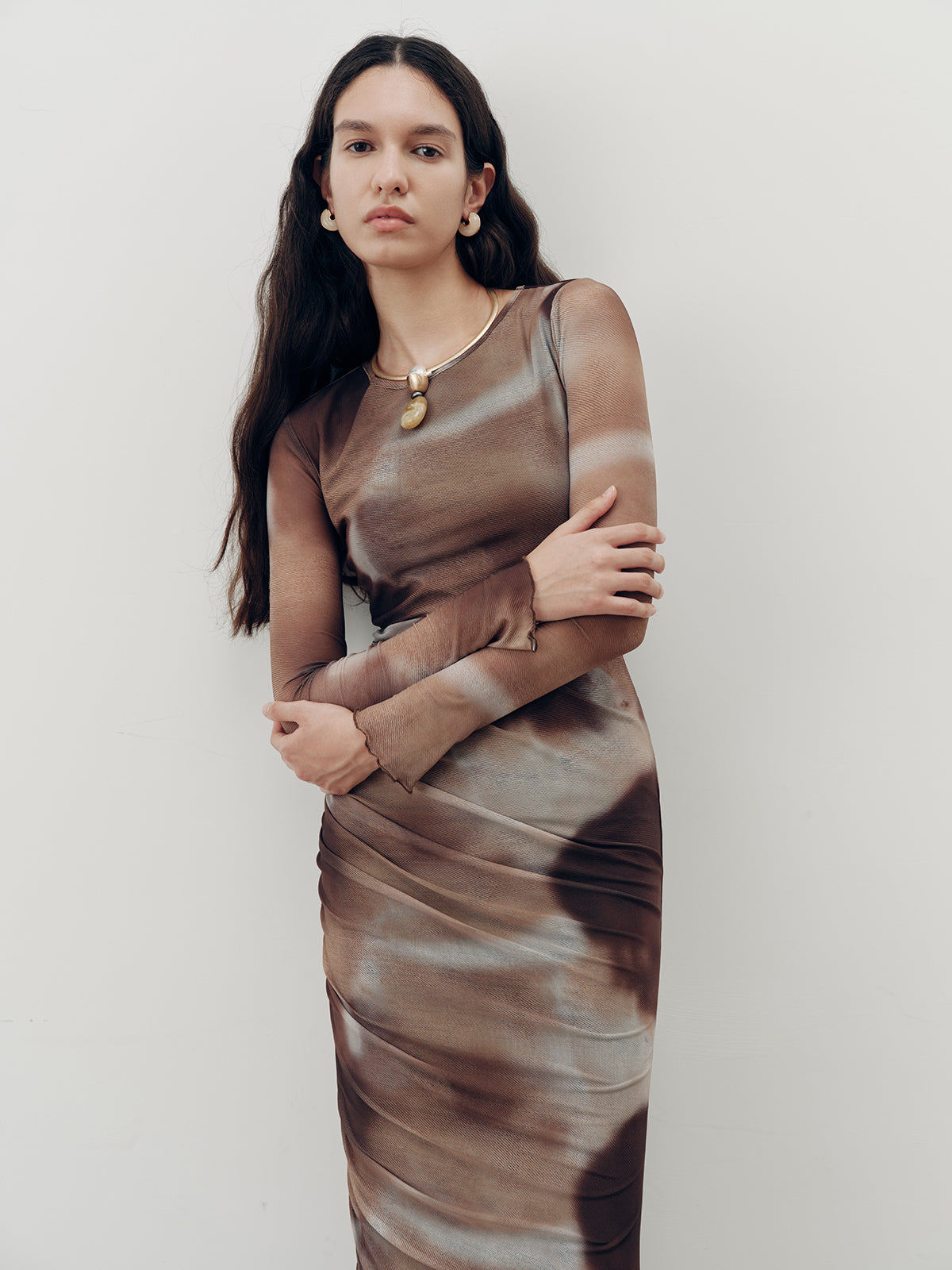Batik-Maxikleid aus gerafftem Mesh