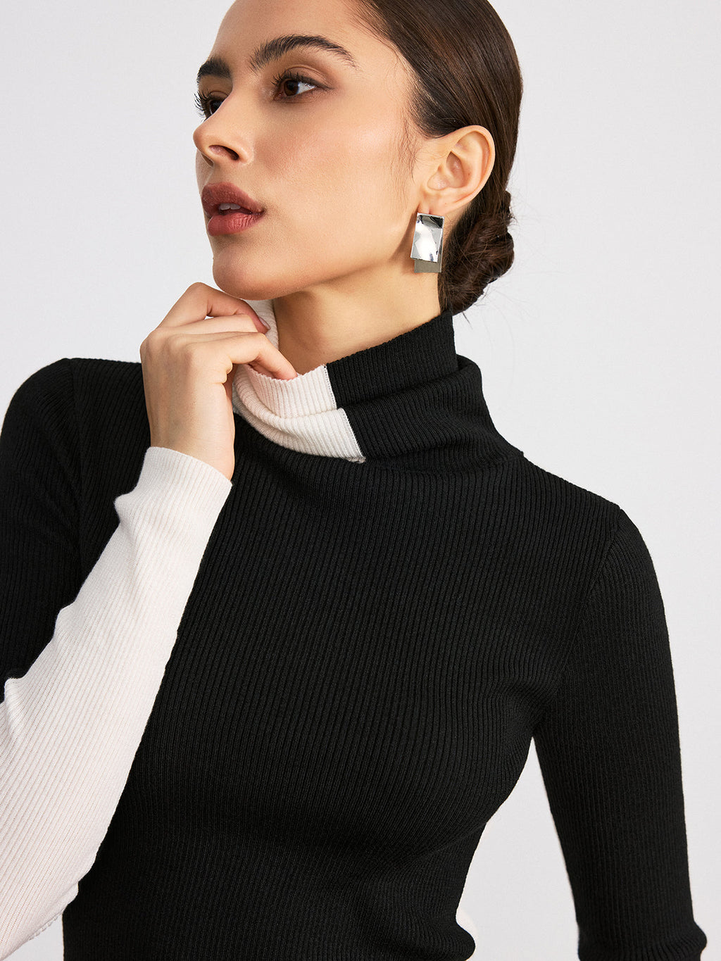 Color-Block Turtleneck Ribbed Knit Top