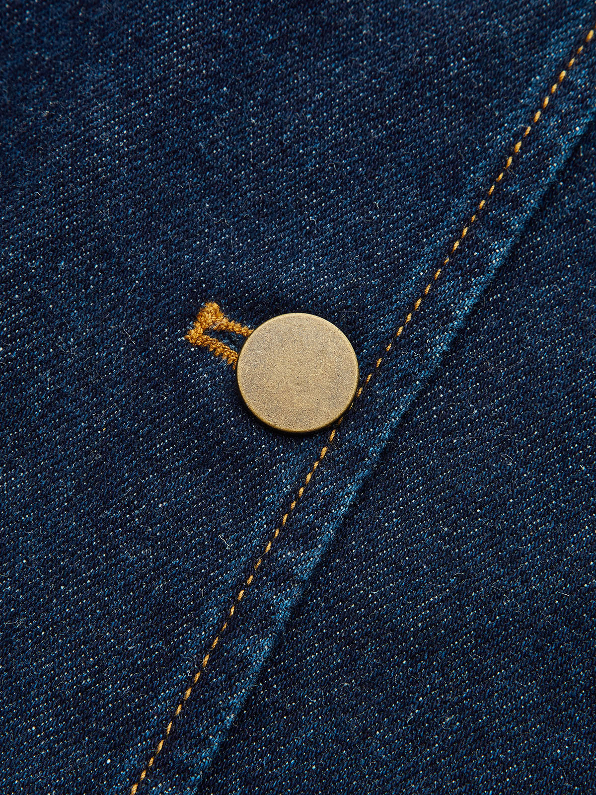 Curved Sleeve Contrast Collar Denim Jacket