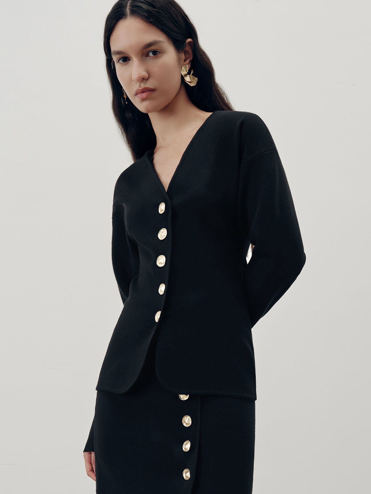 Cardigan en V à boutons métalliques
