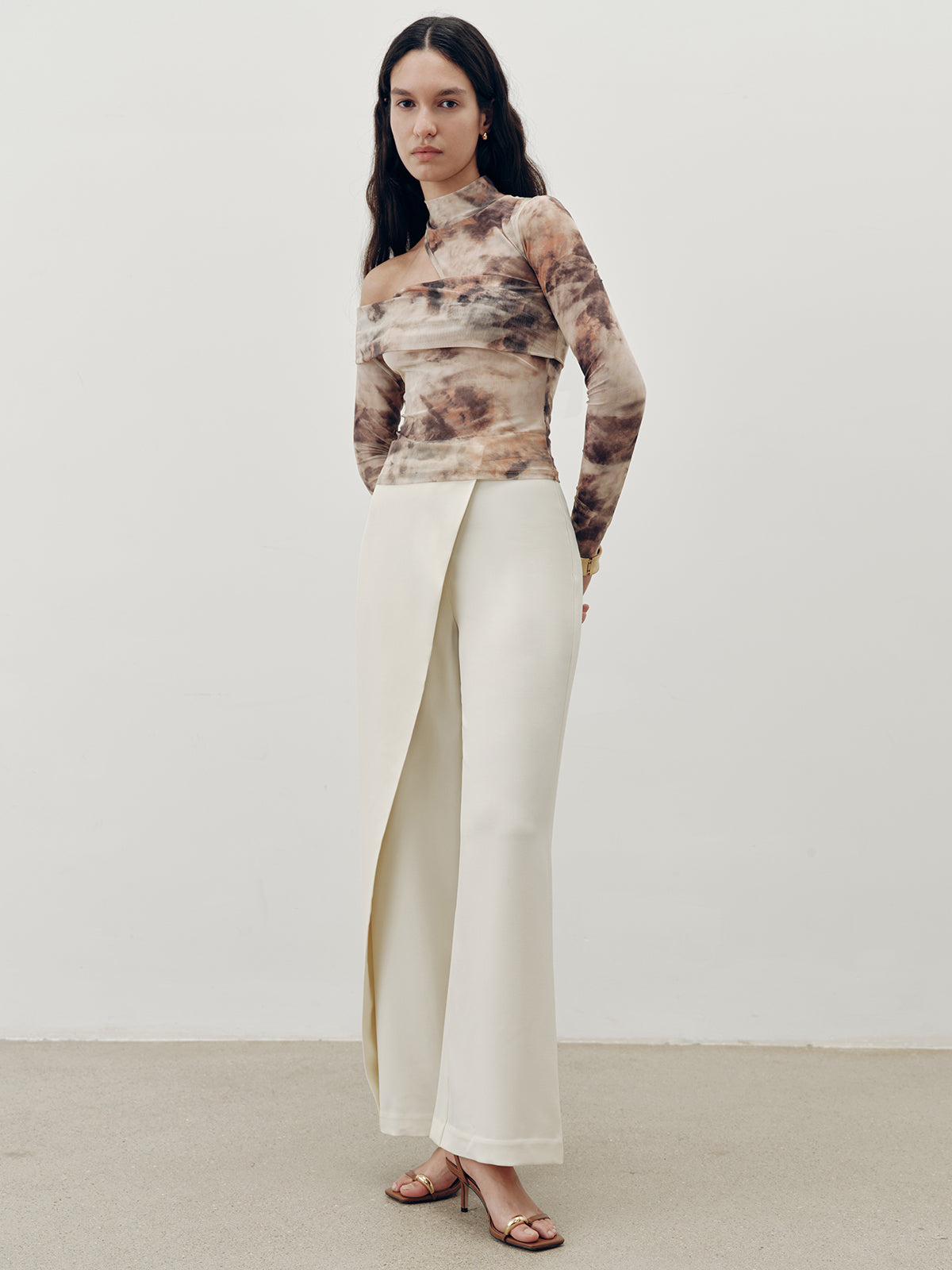 Haut à manches longues asymétrique en maille tie-dye 